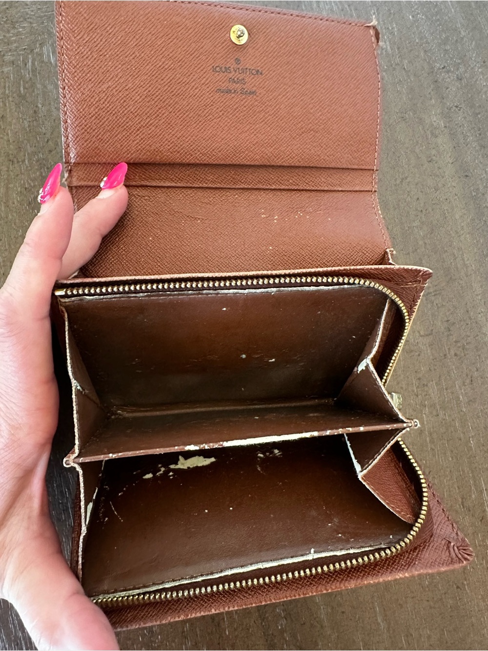 Louis Vuitton Vintage Porte-Monnaie Tresor Wallet
**Price is firm*** - Picture 12 of 16